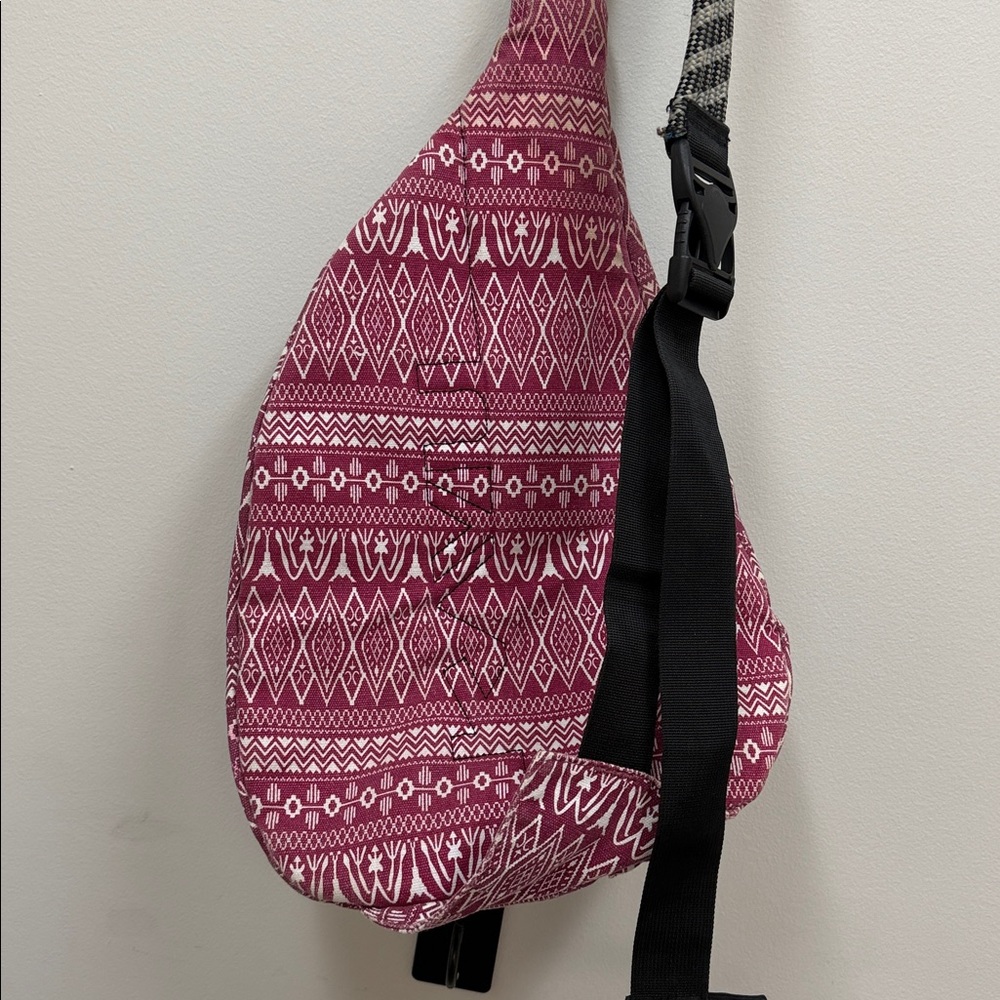 Kavu Slingpack Sling Bag Burgundy White Aztec Ropalooza Rope Bag! - Picture 7 of 10